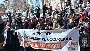 Esir kadınlar için bileklerini eşarpla bağladılar