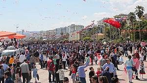 Erdemli semaları al bayrakla süslendi
